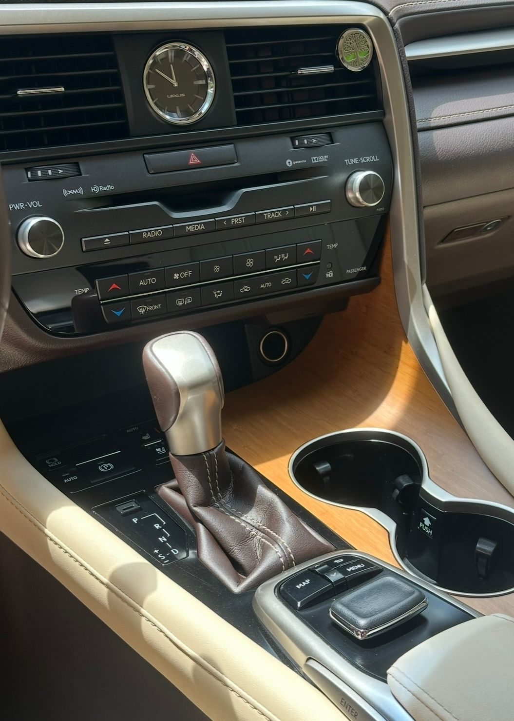 Lexus RX350 Interior Center